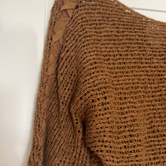 Cute billabong sweater - Picture 2 of 6